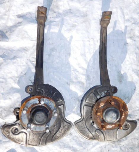 DODGE CHARGER 11-14r 3.6 Кулак поворотний ЛІВИЙ ПРАВИЙ ПЕРЕДНИЙ 04782705AD 04782704AD