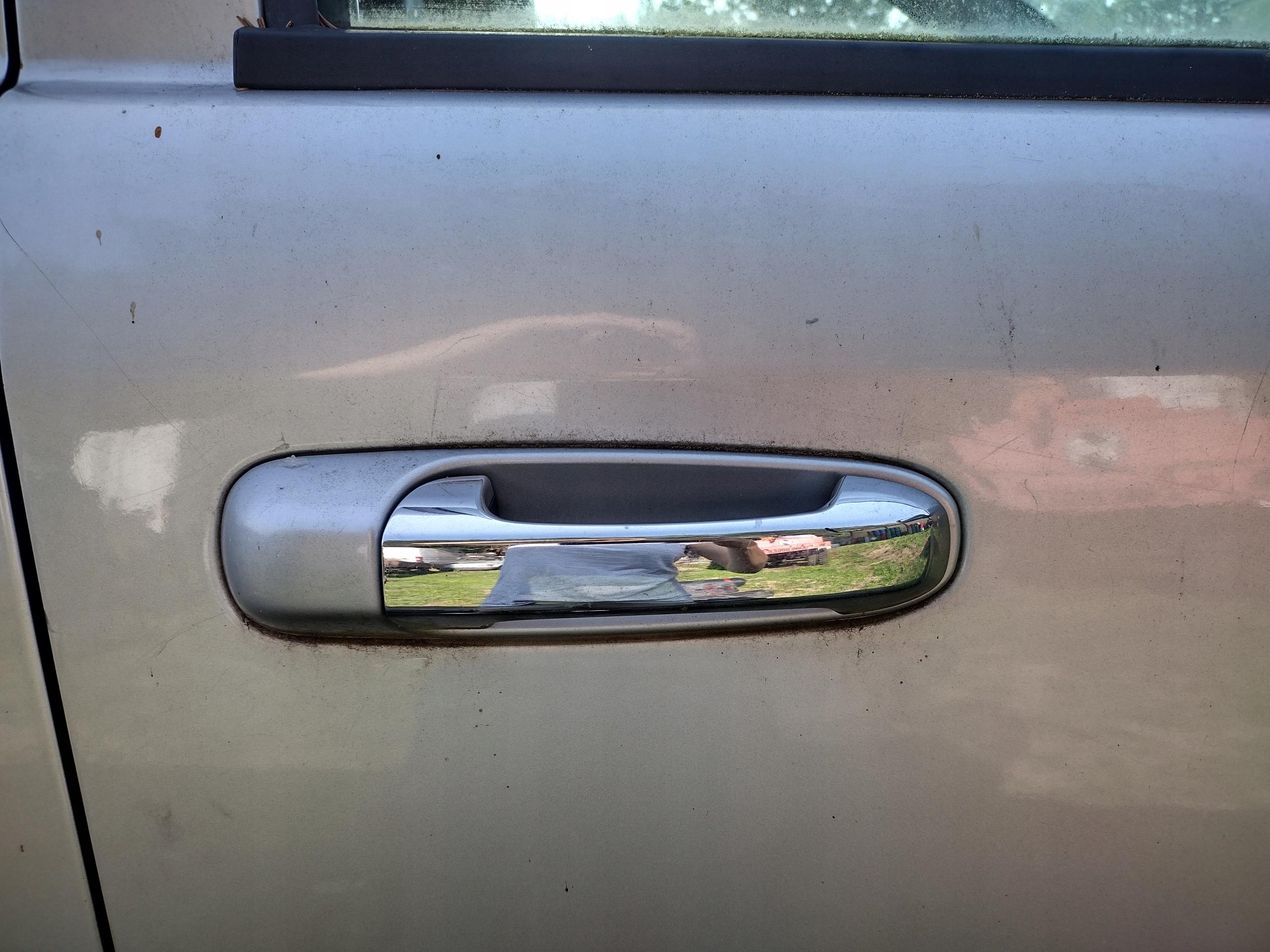 0409 - DODGE DURANGO II 04-09 R. ручка дверей права передня