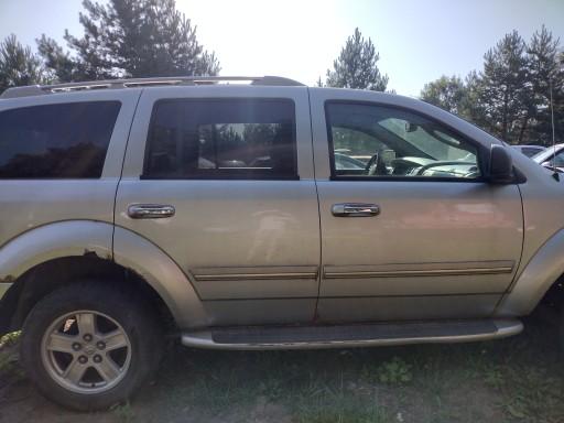 0409 - Dodge DURANGO II 04-09 R. молдинг двери правый задний