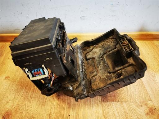 БЛОК ЗАПОБІЖНИКІВ DODGE NITRO 2.8 CRD