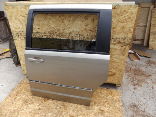 Повні двері chrysler voyager caravan 08-16r