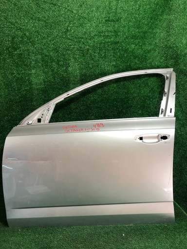 AKP2508 - Ліва вхідна двері skoda octavia iii 5e0