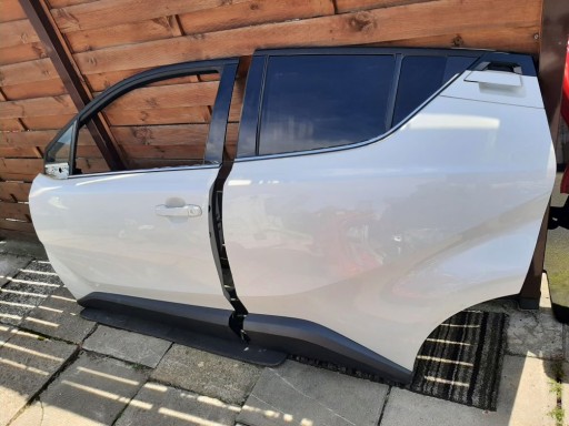 CHR C-HR DRZWI TYLNE LEWY TYŁ 040 - ДВЕРЬ ЗАДНЯЯ ЛЕВАЯ TOYOTA CHR C-HR WHITE PEARL