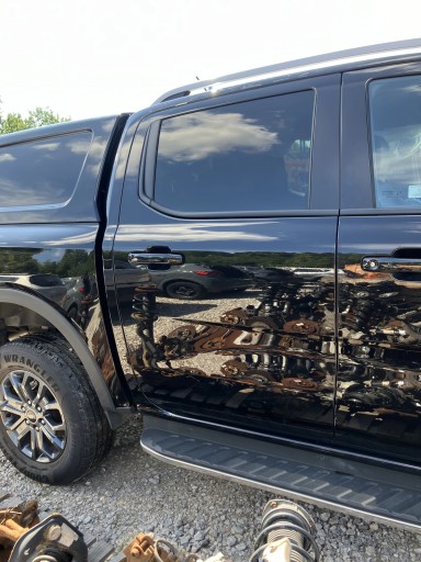 AGATE BLACK METTALIC ( AG ) - ДВЕРІ ПРАВІ ПРАВІ ЗАДНІ В КОМПЛЕКТІ FORD RANGER 22 - НОВА МОДЕЛЬ