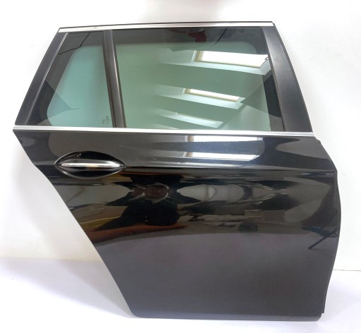 Двери права закона - bmw f11 - schwarz 2 668