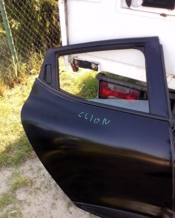 821006799R - Правая задней двери clio iv 13-