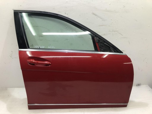 ДВЕРЬ ПЕРЕДНЯЯ ПРАВАЯ MERCEDES W204 590