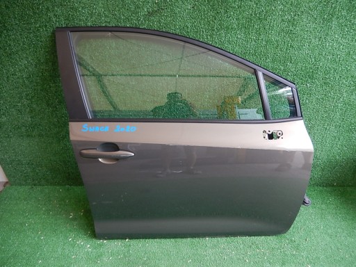 Праві вхідні двері suzuki swace station 2020