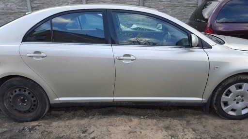 ДВЕРІ ПЕРЕДНІ ПРАВІ TOYOTA AVENSIS T25 03-08р. 1C0