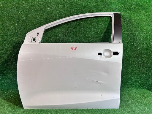 Вхідні двері toyota yaris iv