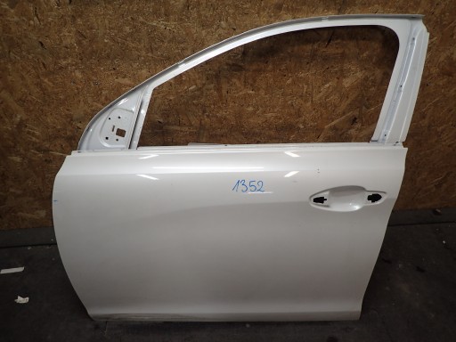 Вхідні двері зліва peugeot 308 14-