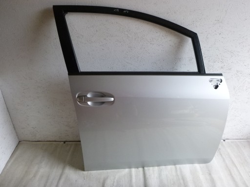 56703-0F100 - Входная дверь правая toyota verso 09-19 varnish 1f7