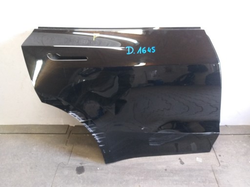 Задні двері права tesla y