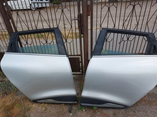 821004962R - Задні двері clio iv 13- вагон станції