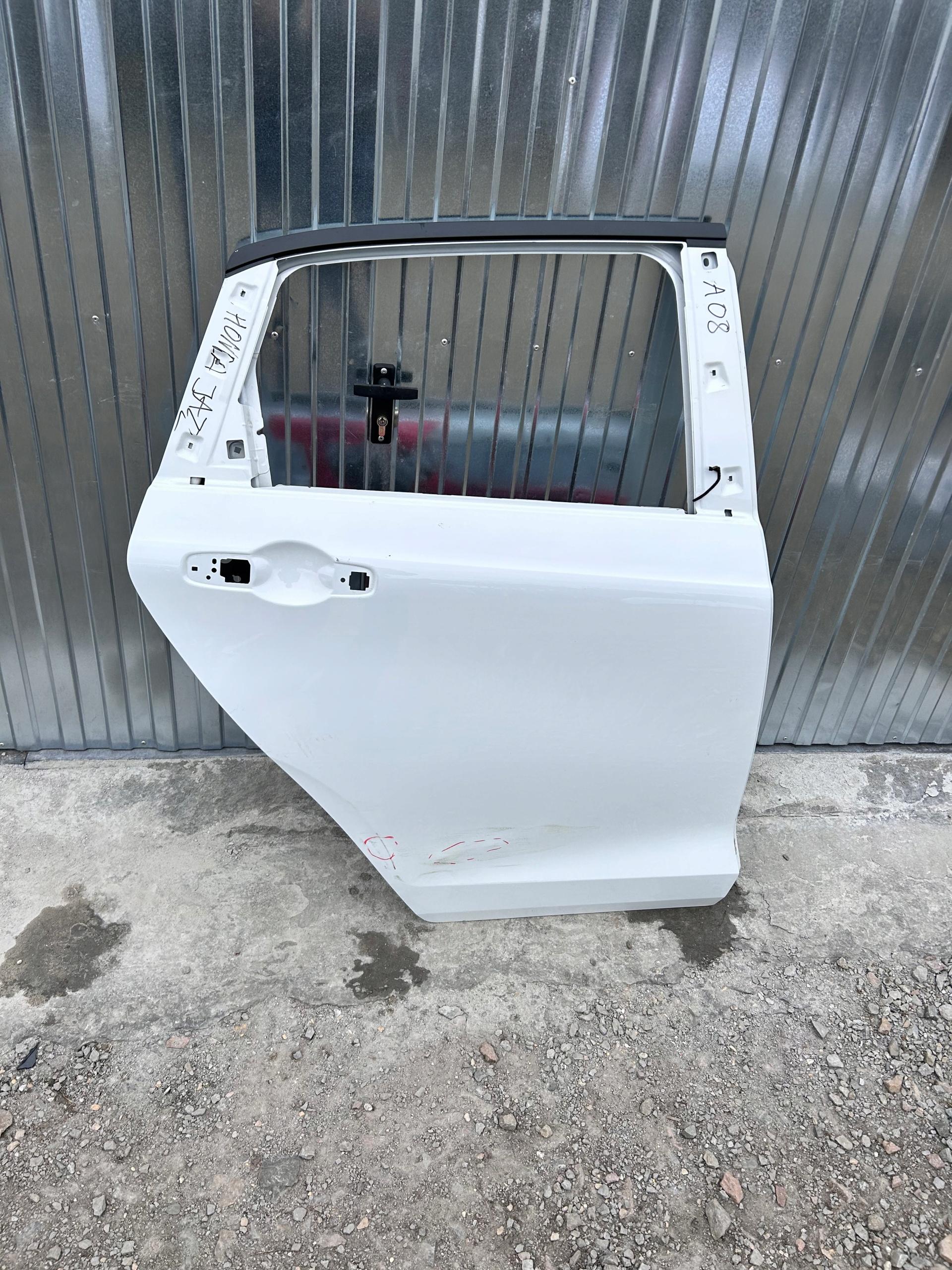 ЗАДНЯЯ ДВЕРЬ ЗАДНЯЯ ПРАВАЯ HONDA JAZZ V