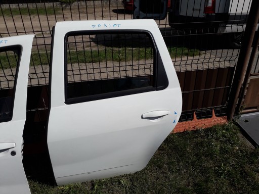 821014570R - Задні двері зліва дакія дастер підйомник 13-