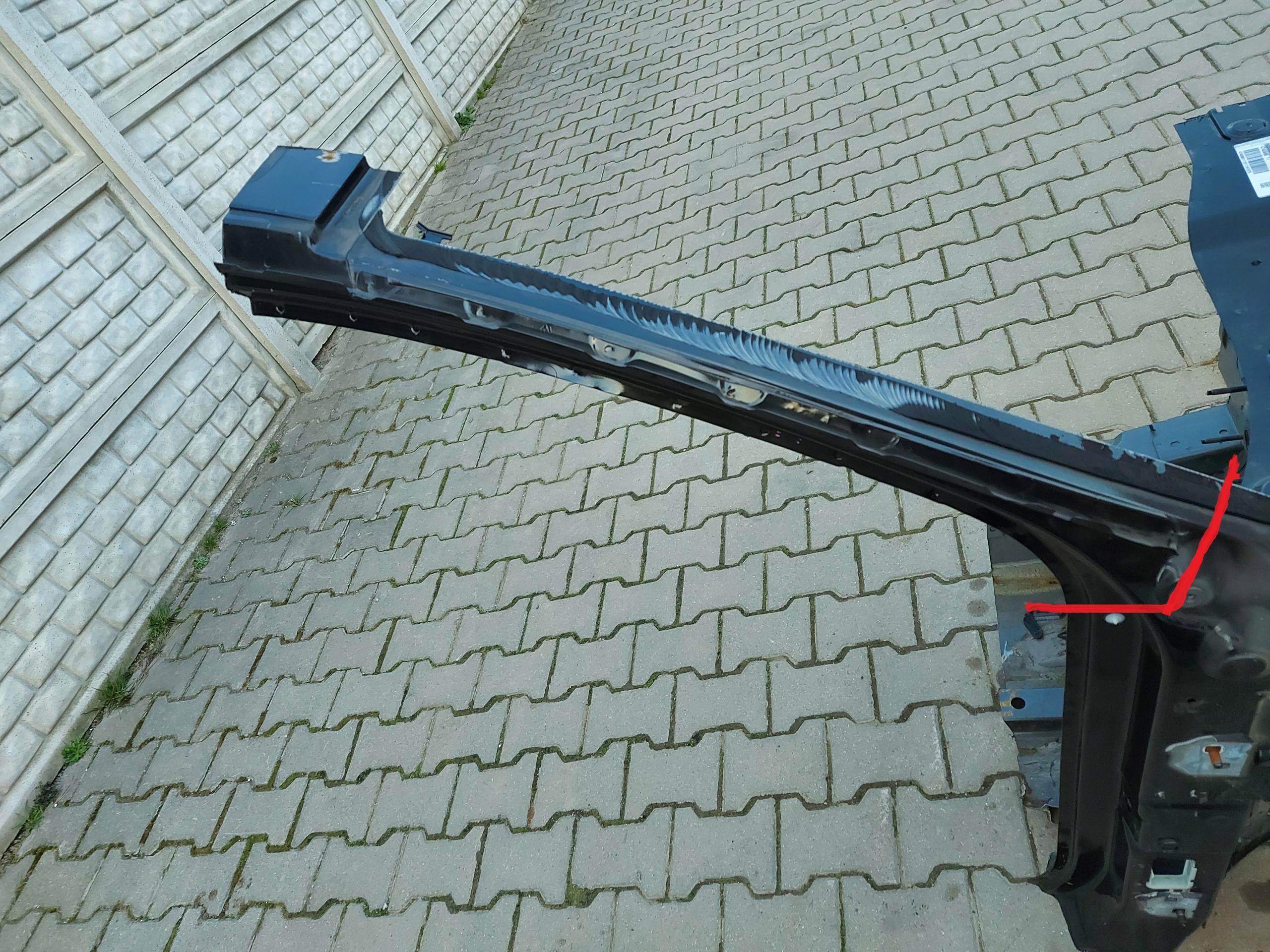 DUSTER II дах стійка для даху права 20R