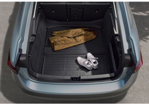 ДВОСТОРОННИЙ КЛИМОК НАКЛАДКА БАГАЖНИКА SKODA SUPERB IV 4 3P3061163 ЛІМУЗИН