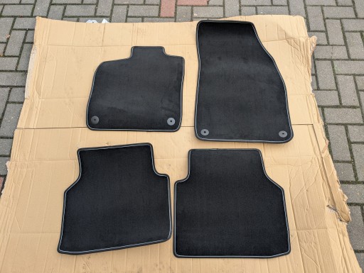 ВЕЛЮРОВІ КИЛИМКИ SKODA ENYAQ 5LB NEW OE 5LB863011D