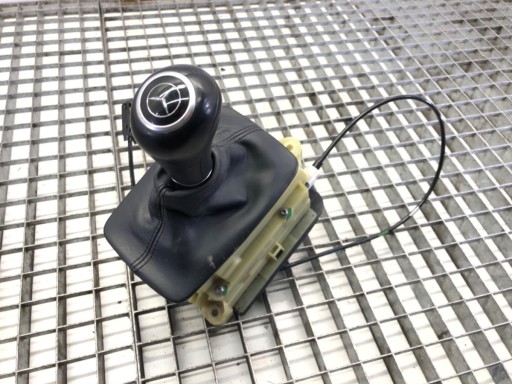 РЫЧАГ ПЕРЕКЛЮЧЕНИЯ ПЕРЕДАЧ MERCEDES W204 A2042677524 1.6 156KM 07-15