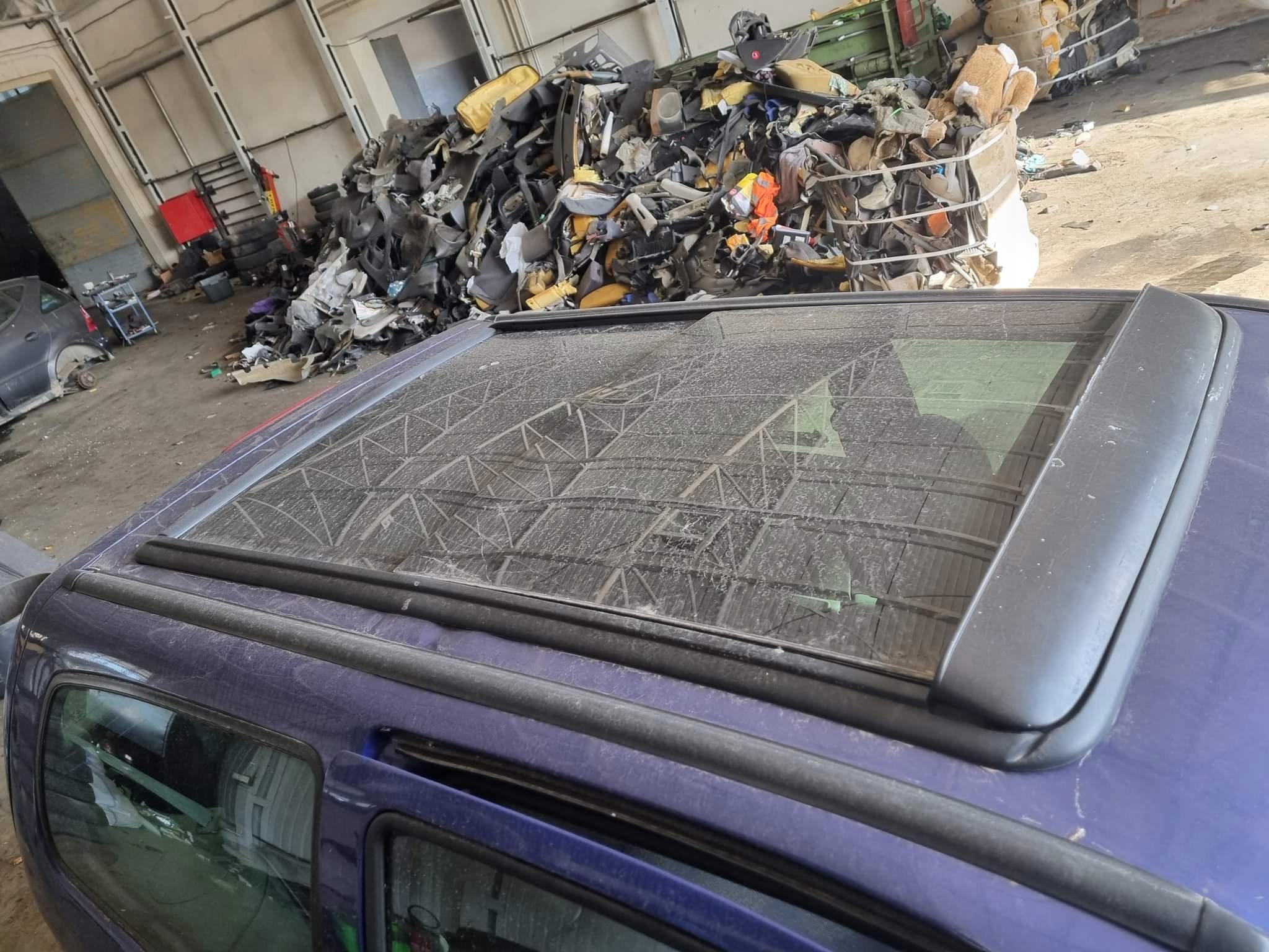 Стеклянная крыша Renault Twingo и