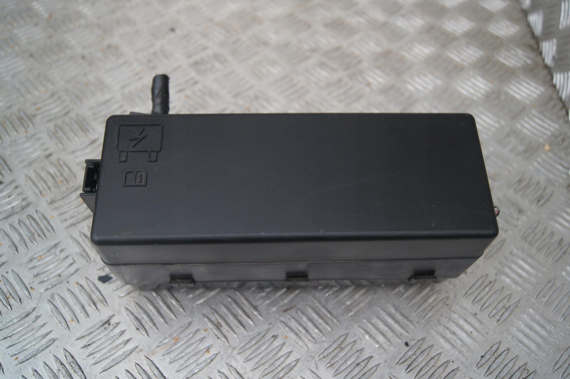 P68243006AC - Dodge Charger LIFT блок предохранителей багажник