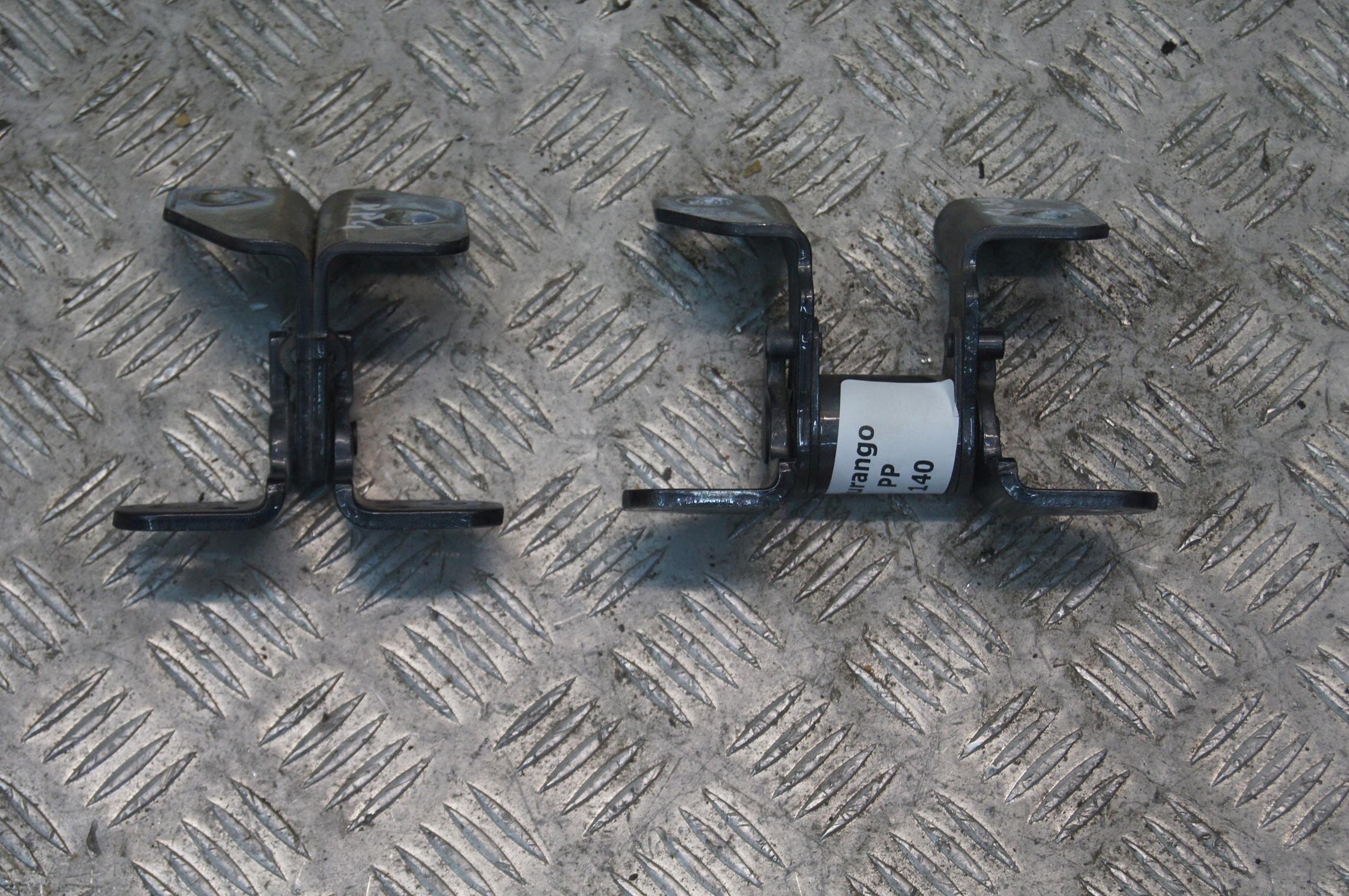 Dodge Durango III LIFT дверные петли передняя правая