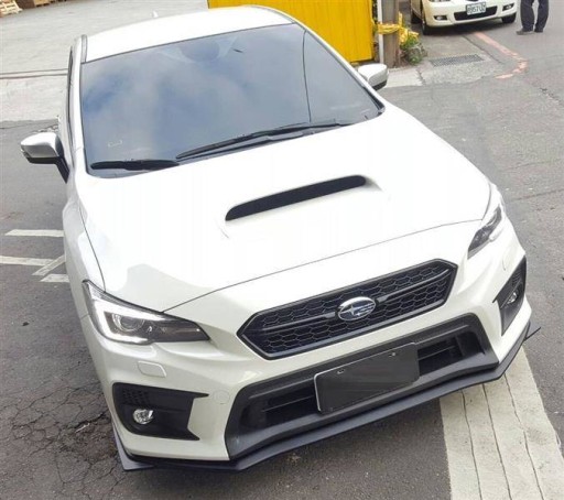 Вставка в передний бампер Subaru WRX 18+ ST Style TUNING SPORT