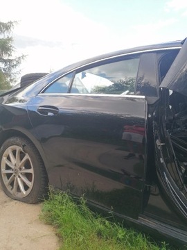 Mercedes Cla118 Дверь прямо назад