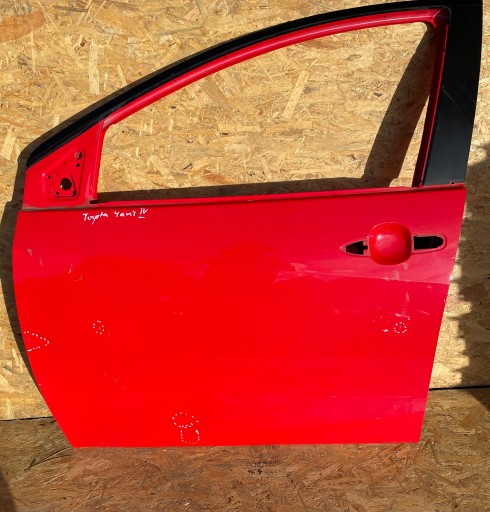 Ліва вхідна двері toyota yaris iv 4 ліва передня частина