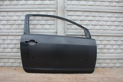 Двері праві Ford Focus II 2 3d 3дв. 04-07р
