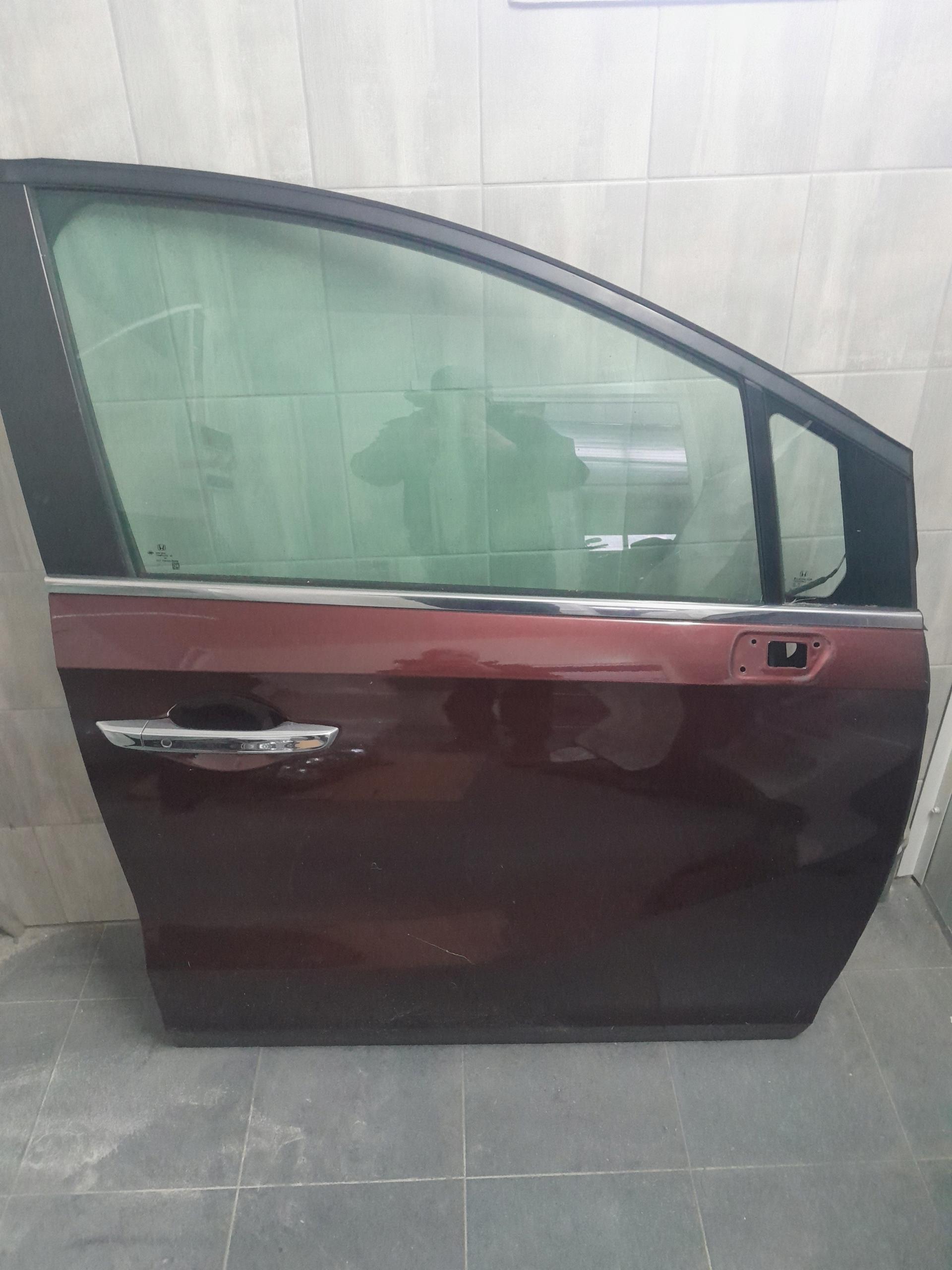 69666 - Передняя правая дверь Odyssey 2017+ - >