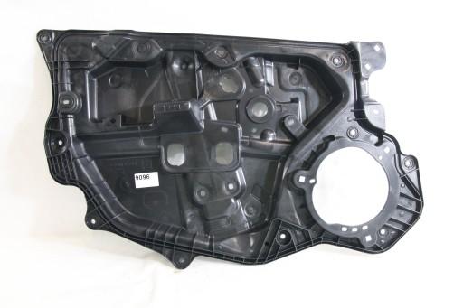 Uz9096 - Дверь звукоизоляция крепление подъемника Mazda CX5 2