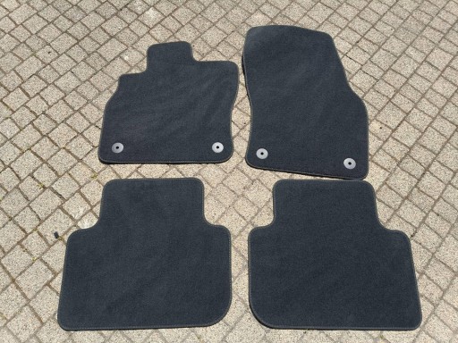 Велюрові килимки Audi Q3 83A, комплект