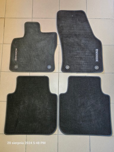 ОЕ Skoda Kodiaq велюрові килимки - комплект