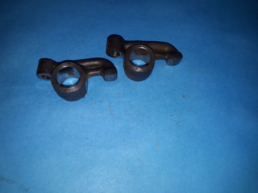 Важелі клапанів правий лівий Fiat Uno Panda 900 4189130 4189131