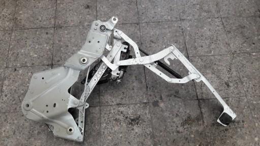 E95313423 петля крышки багажника левая Megane III