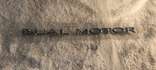 1484848-00-B - ДВОЙНОЙ МОТОР TESLA МОДЕЛЬ 3 КАПОТ ЛОГОТИП ЭМБЛЕМА