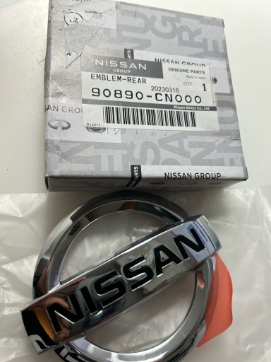 90890-CN000 - ЗАДНЯ ЕМБЛЕМА NISSAN JUKE F15 2010-15 OE 90890CN000