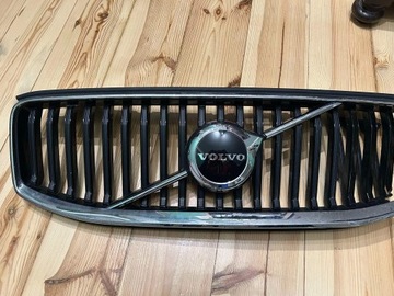 ЕМБЛЕМА БЕЙДЖ LOGO VOLVO XC60 II LIFT решітка