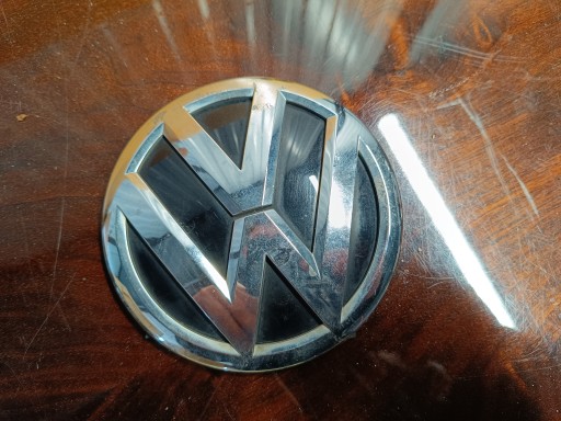 Емблема з логотипом заднього люка Volkswagen Up