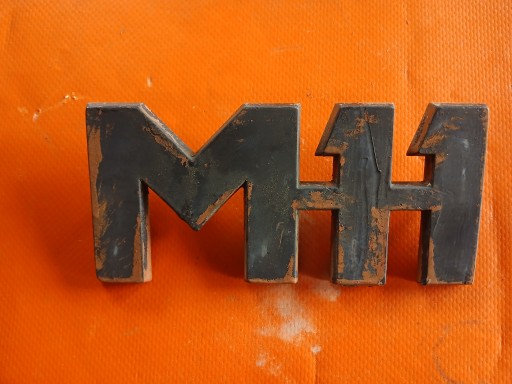 Емблема M11 з автобусом Jelcz, напис логотип