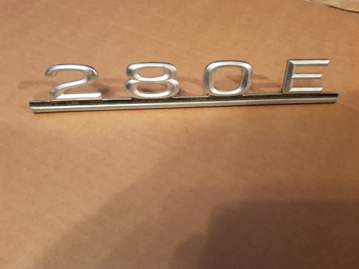Мерседес W123 седан 280 Е емблема хетч