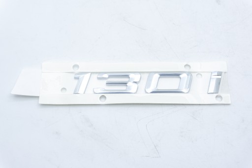 51 14 - Надпись-эмблема наклеена на заднюю часть BMW 130i E81 E87.