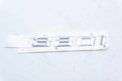 51147004683 - Надпись-эмблема наклеена на заднюю часть BMW 330i E46.
