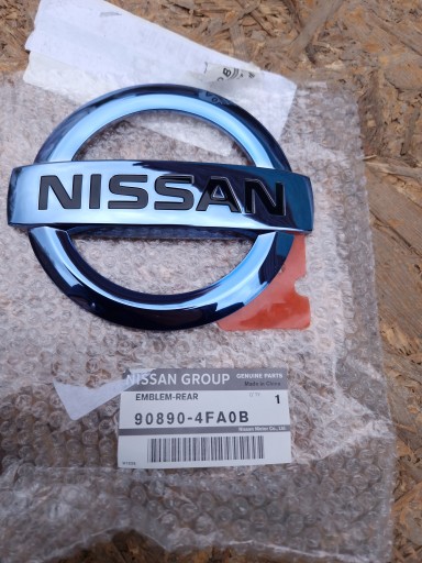 908904FA0B - Задняя эмблема Nissan NV -200 90890-4FA0B новая Познаньская биржа
