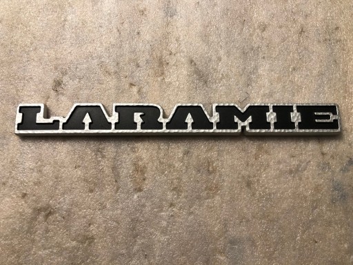 Эмблема-значок с надписью RAM Laramie Original Used 68293104AA