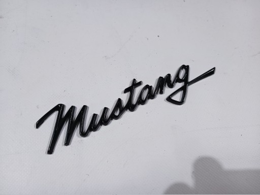 KKM11825 - Надпись-эмблема на крыле Ford Mustang