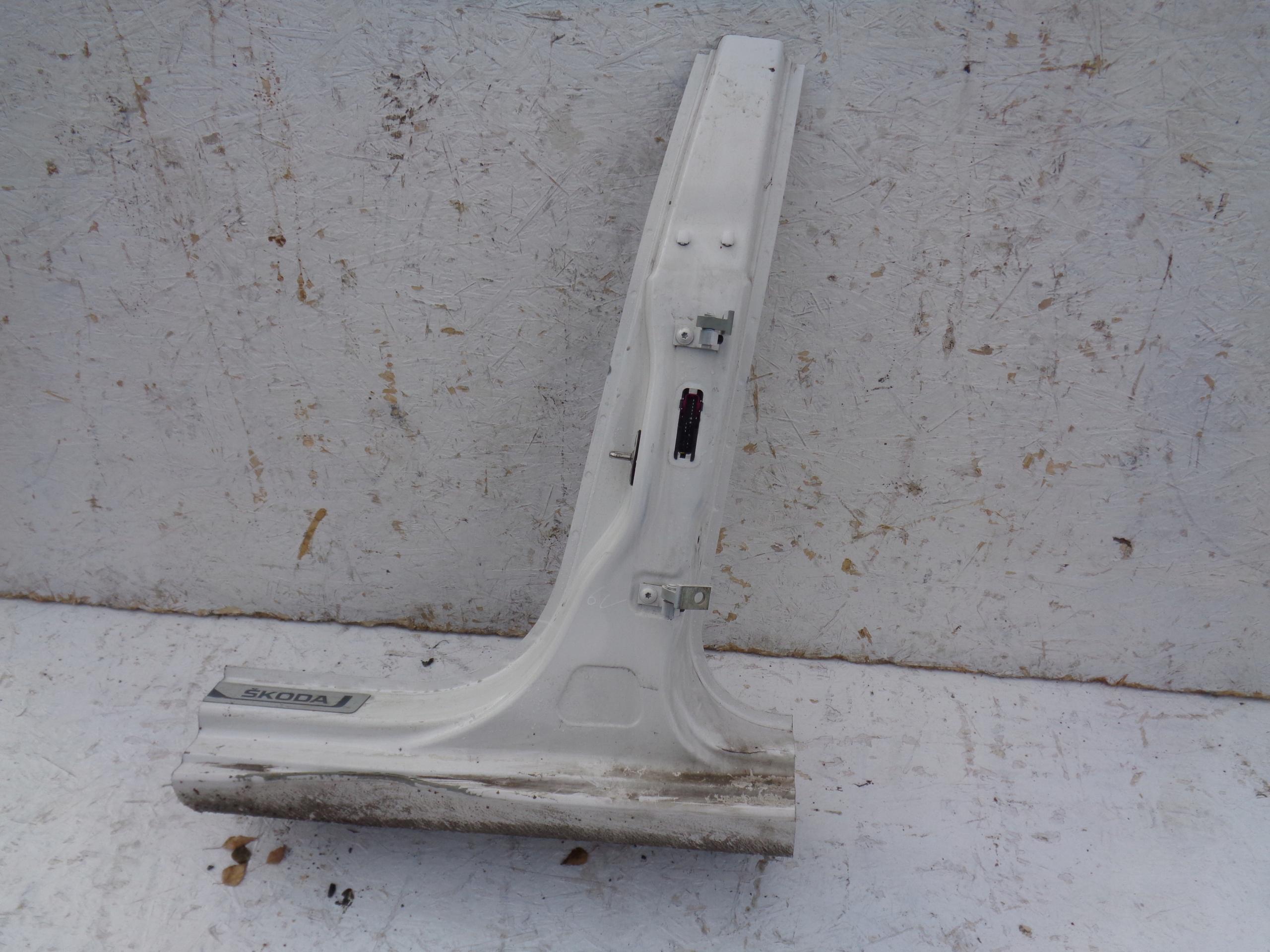 FABIA III 3 порог центральная стойка левая 14-21r