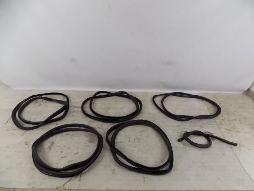 6V9867368D 6V9867365F - FABIA III УНІВЕРСАЛ УЩІЛЬНЕННЯ ДВЕРІ ЗАКРИЛКИ ПОВНИЙ КОМПЛЕКТ